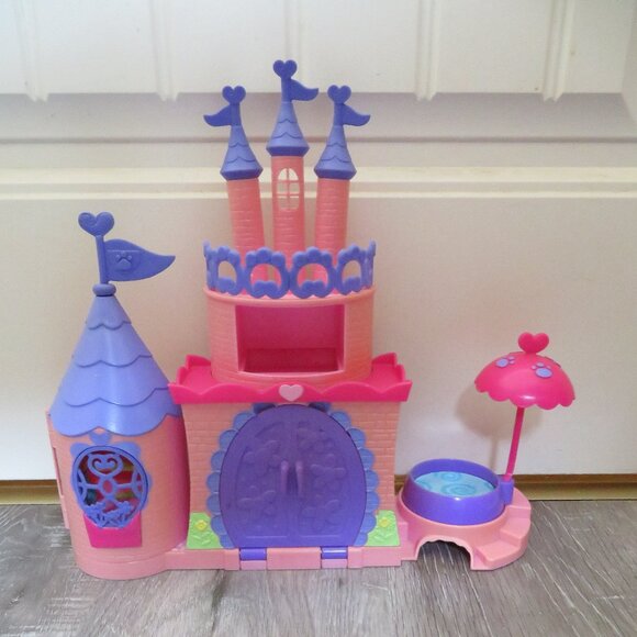 LPS Littlest Pet Shop CASTLE Playset Mattel (K531) - Picture 1 of 8